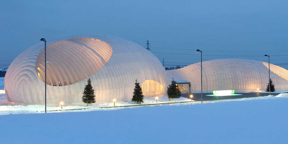 Inflatable building